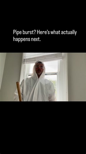 After a pipe bursts, this is the real timeline: ⏱ Day 1: Stop water assess damage 💨 Days 2–4: Drying, dehumidifying, monitoring 🔍 Final step: Make sure it’s safe before rebuilding Skipping steps = mold, rot, and insurance headaches. This is why professional drying matters. #pipebusted #houston #galveston #waterdamagerestoration | Master Builder Construction TX