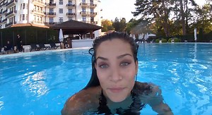 On donnerait beaucoup pour faire comme la comédienne Manon Azem, qui a testé le spa du Hôtel Royal - Evian Resort, lauréat des Gala Spa Awards 2019 dans la catégorie "Forme et bien-être!" La chanceuse ! #galaspaawards2019 | Gala