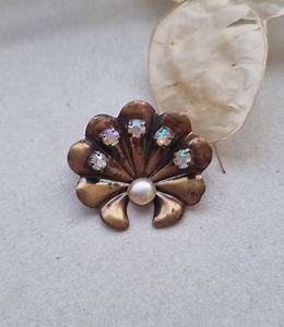 Old Vintage Brooch Collector's Jewelry, Retro Brooch Fan, Jewelry Accessories, Art Deco Brooch - Etsy Canada