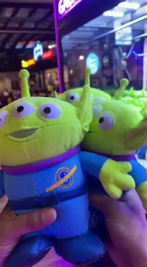 This machine gave us three alien toys