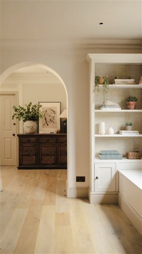 ISLA JAMES INTERIORS/ Jo Calver on Instagram: "HALLWAY LIGHTING Before and after photos I get asked all the time how to light an entry hallway - it seems to be something that people do find more tricky. It’s why I have chosen to cover this in a section of the lighting course I am currently writing. We will be using real life examples of our own projects to show you how! This hall was previously dark, long and uninviting. By adding panelling we complicated the walls and gave the perfect setting t