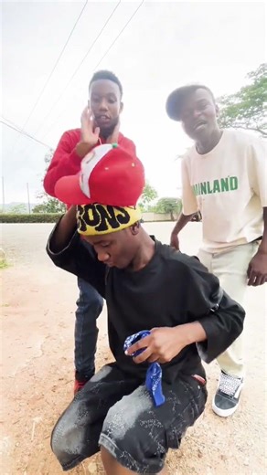 🦍 Hello 👋 Funny dance trend #viral #funny #dance #chanel #edit #tiktok