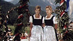 Jutta und Isa Günther, das wohl berühmteste Kino-Zwillingspaar Deutschlands, feiert heute doppelt 80. Geburtstag! Wir gratulieren ganz herzlich und feiern die beiden mit einem großen "Heimatkino - Spezial". Los geht es um 20:15 Uhr mit "Vier Mädels aus der Wachau" :) >>https://bit.ly/2FSDAtq #JuttaGünther #IsaGünther #Heimatkanal #HeimkommenundWohlfühlen | Heimatkanal