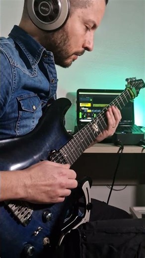 Use the b5 (blue note) as part of a 2 note-per-string-legato pattern between 3rd and 2nd strings!