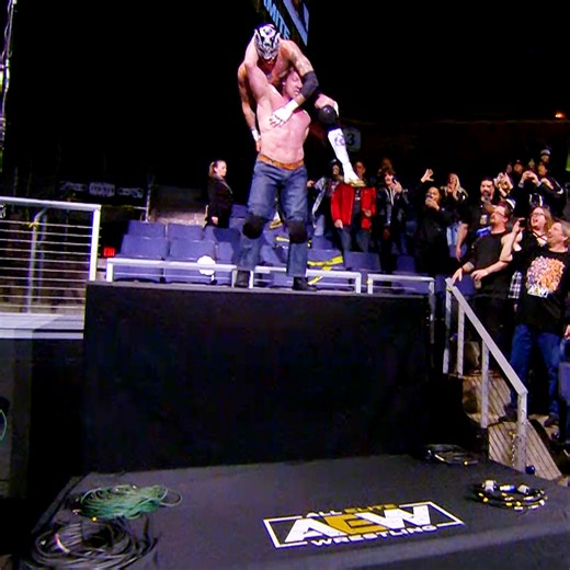 #AEW New Year's Smash 2022: The Elite battled Death Triangle in a Falls Count Anywhere match! 🔥 | All Elite Wrestling