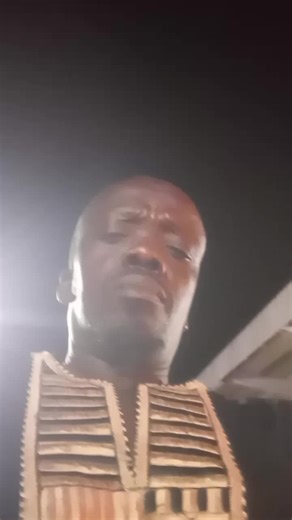 à l'esplanade de sitarail