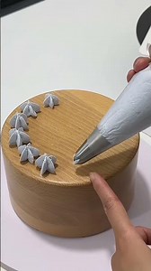 Satisfied Buttercream Ruffle Piping Practice#piping #cakedecorating #easybaking #beginnerbaker