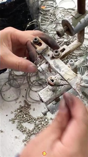 The Key to Strength: Making a "seamless join" for the metal parts in the factory!