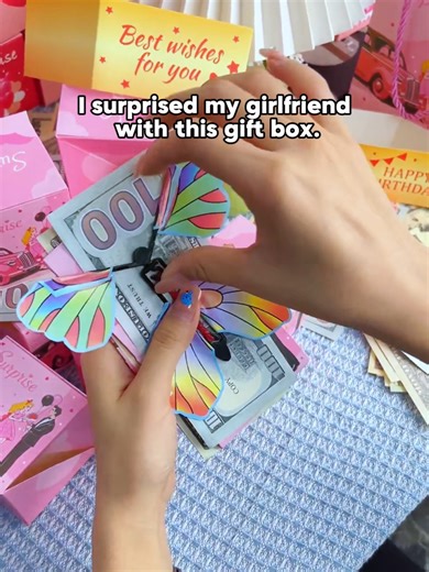 The Funniest Gift I Ever Gave My Best Friend#funnygifts #bestfriendgift #reactionvideo #fyp #surprisebox