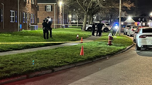 At least two people shot at west Toledo apartment complex