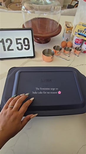 Classic never goes out of style. #pyrex #pyrexcollection #kitchenessentialss #bakingrecipe