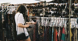 Xem clip cô gái trẻ "xin" tiền chồng mua quần áo: Con gái đồng cảm, con trai nghĩ gì?