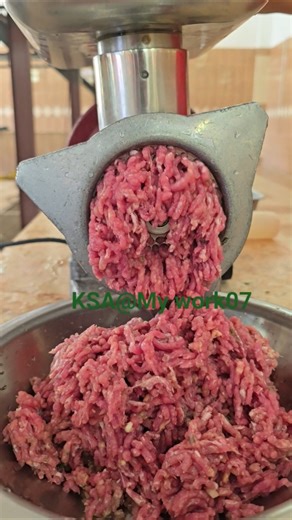 Amazing Meat worm / beef loves 🤤#beef #processing #shortvideo 😍