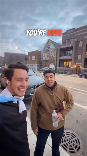 Joabe Barbosa on Instagram: "Main mission: run every street in Chicago. Side quests: the characters you meet along the way. #chicago #chicagorunner #chicagoneighborhoods #explorechicago #northcenterchicago"