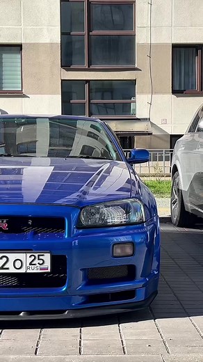 Nissan Skyline R34 GT-R: Iconic Japanese Sports Car