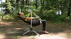 Stargaze 露营躺椅让摇椅变得轻巧便携