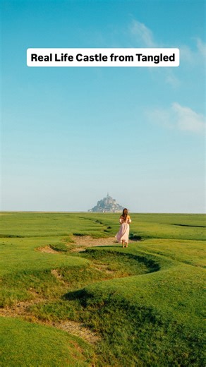 Is this the castle from Tangled?! ⬇️ Tangled is one of my favorite Disney movies ever and I felt like I was transported into Tangled when I visited Mont Saint Michel 👑 Mont Saint Michel is located in the Normandy region of France and just a few hours from Paris! If you’re visiting Paris, then you have to take a trip out to Mont Saint-Michel 🏰 You could rent a car or take public transit to get to Mont Saint Michel. I took a bus from Paris to Mont Saint-Michel and had the most magical day explor