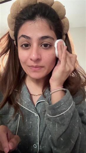 Canvas Cosmetics Foundation Review: Flawless Glow Achieved