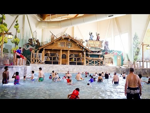 GREAT WOLF LODGE indoor WaterPark Wave Pool Waterslides