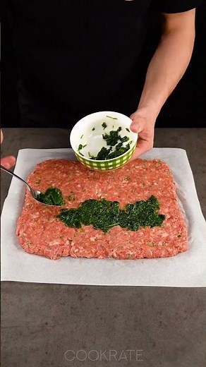 I bet it's the best minced meat roll you've ever tried!