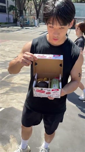 Running with Under Armour TW: Bonus Burger After the Run! Unbelievable! Running UnderArmou