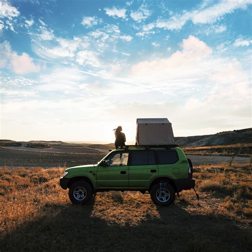 It’s road trip season! Before you hit the gas, don’t forget to bring water, pack your phone charger, and download the GEICO app to file a claim or request roadside assistance 24/7. Happy trails! | GEICO