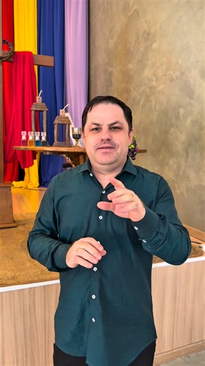 Primeira Igreja Quadrangular | Castro-PR on Instagram: "Paz seja convosco! 🙏🏻 Amanhã, às 10 horas, estaremos reunidos no Culto de Domingo do Senhor para dar início à campanha Três Batidas na Porta da Graça. Será um tempo de comunhão, entrega e expectativa, onde nos colocamos diante do Senhor, batendo à porta com fé, certos de que a graça sempre responde àqueles que O buscam. Não fique de fora. Venha estar na presença, venha ouvir a voz de Deus e viver aquilo que Ele já preparou para você. Espe