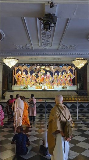 সমস্ত দুঃখের সমাধান তাহাদের নামে ।। রাধে রাধে..