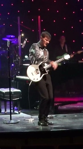 Jimi Hendrix style guitar solo