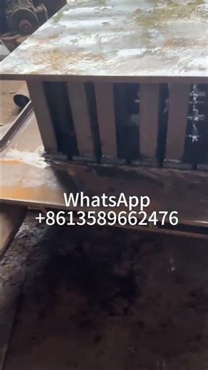 Concrete hollow block making machine mold