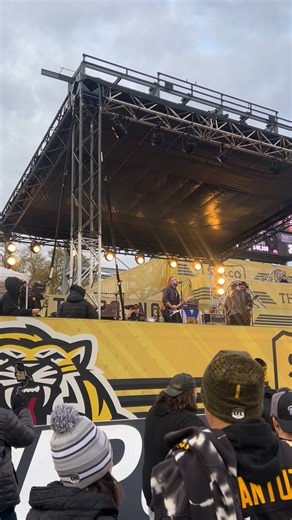 The Trews bringin’ the HEAT to the halftime show 🔥 | Hamilton Tiger-Cats