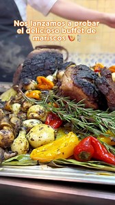 BUFFET DE MARISCOS 🦐 🍴todos los domingos en Holiday Inn Merida | Pies Viajeros