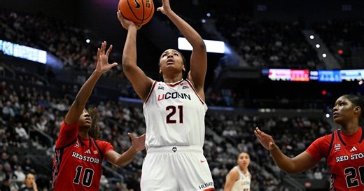 Strong, Fudd star as top-ranked UConn rolls past St. John’s for 32nd consecutive victory