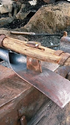 Naming and Shaping DODOS Eyes: Traditional Ironwork Process