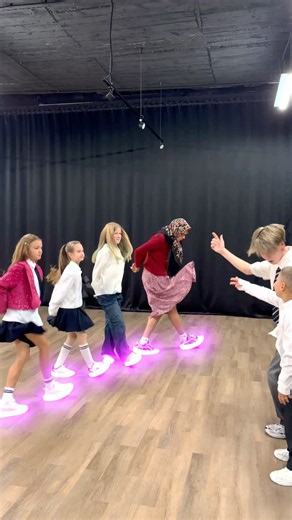Shuffle Battle 😎🔥 GIRLS 👧 VS BOYS 🧒 WHO DANCES BEST? 🤔🏆 NEON MODE 😨