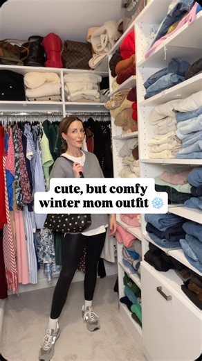 GRACE GINEX | YOUR AMAZON FASHION BESTIE on Instagram: "Hi hi!! Comment “WINTER” for the links! 🙌🏻❤️ 3 days of casual cute mom outfits all from amazon! Day 2 is a casual faux leather legging and cashmere blend sweater moment! Perfect for running errands, school drop off, etc. BTW… the faux leather leggings do not have a front seam! Wearing a small in the sweater/tunic and XS in the leggings. It’s giving cool mom! Perfect for a casual holiday or New Year’s party, last minute Christmas shopping,