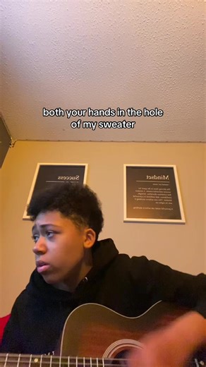 Sweater weather #foruyou #fyp #foryoupage #singer #singing #guitar #musician #getmefamous #upcomingartists #sweaterweather