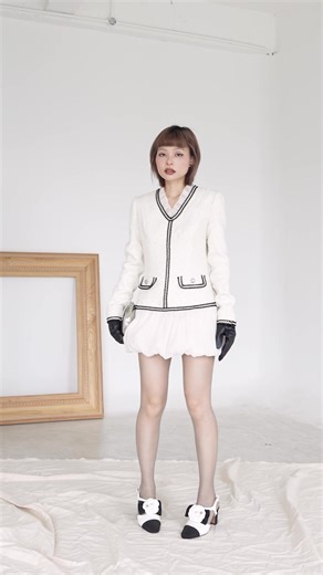 Tiktoker Bim Nguyễn x MYS.P | The New Collection ARCANE Ba set trắng kem – ba vibe khác nhau. Có lúc cool, lúc thanh lịch, lúc lại năng lượng và rực rỡ. Nhưng điểm chung vẫn là sự tự tin – thứ khiến outfit nào cũng “đúng chất Bim”. | Mys.P Việt Nam