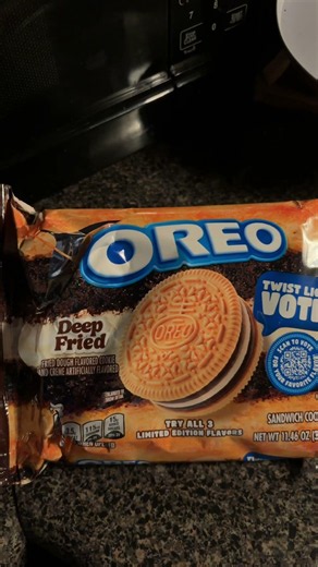 Have y’all seen the new Oreos? #oreo #newsnack #youtubeshorts