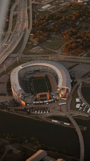 14K views · 362 reactions | Take a quick flight over campus with President Livingstone & Baylor Aviation Sciences! ✈️ | Baylor University | Facebook