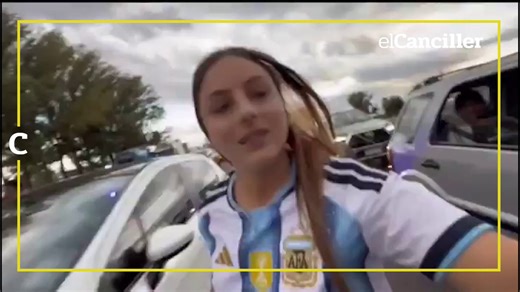 [SOCIEDAD] En Mendoza, volcó un camión que transportaba aceite de oliva: una influencer grabó cuando saquearon la carga y se robó unas botellas.
