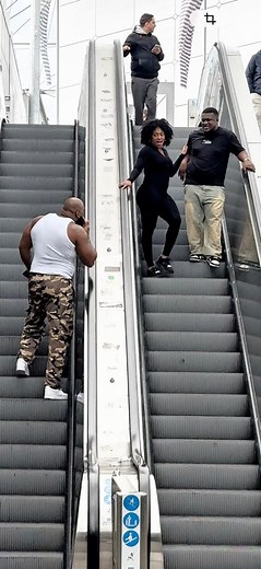 😳COUPLE ESCALATOR PROBLEM WAAAAYEEEEEE✨✨✨✨💔💯 #schoolcalendar #ThanksgivingEvent #motherinlaw #photosession #mondaynight #decembreevents #photosession #christmaevent #cricket #tryouts | Yves Tchobang