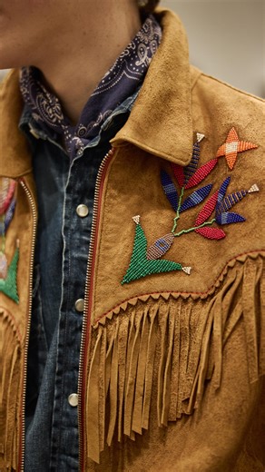 Polo Ralph Lauren on Instagram: "At #RalphLaurenFall26, #PoloRalphLauren reimagines American style through relaxed sophistication. The effortless ease and nonchalance of the Heyworth Suit and Polo Coat set a tone of unconstructed elegance, while an eclectic mix of brushed wool sweaters, quilted jackets, hand-tooled Western belts, and heritage accessories balance tradition with an easy, modern attitude. Discover more from the men’s Fall 2026 presentation in Milan via the link in bio. #MFW #MilanF