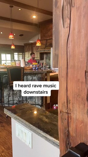 Alyssa Milano and Husband Hilariously Groove to Rave Music While Putting Away Groceries