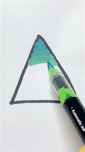 I Colored a Triangle with Two Light Effects ✨🎨 | Abstract Art #AbstractArt #TriangleArt #Coloring