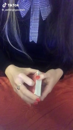 I think the Dribble Pass is one of my favourites because it’s easy after a bit of practice and practically invisible! #cardmagic #playingcards #femalemagician #closeupmagic