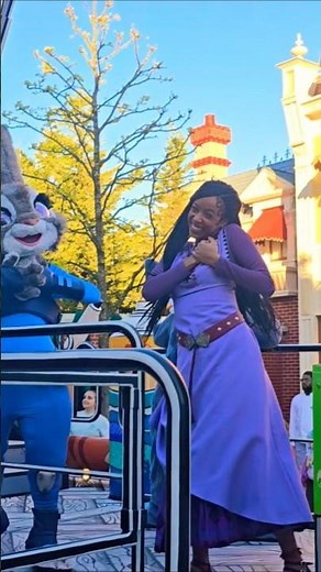 Disneyland Paris, Asha, do you wish to join the zoo of Judy Hopps? A Million Splashes of Colour