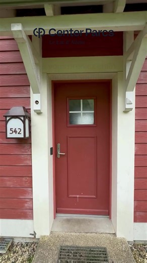 Au cœur de la Picardie, offrez-vous une parenthèse de nature et de sérénité 🌊🌿 Séjournez dans un cottage charmant, avec un cadre paisible et une vue imprenable sur le lac !🏡 | Center Parcs France