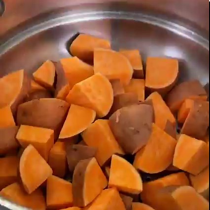 🍲 30 Minute Plant-Based Cookbook for Beginners 🤤 Switching to a plant-based diet doesn’t mean missing out on taste! Instead, take advantage of 51 super-simple and delicious plant-based recipes! Written by Naturopathic Doctor & Best-Selling Author Amanda Levitt N.D 👩‍⚕️ Inside this best-selling guide you'll find: 🎨 FULL COLOR pictures with instructions for every recipe 🍱 Easy recipes you can make as meal prep! ⭐️ A complete guide with introductions & helpful tips for beginners Start cooking 