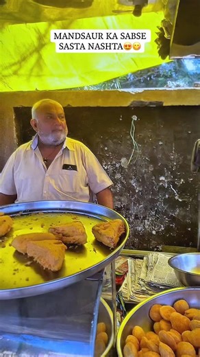 ₹20 me kadi kachori🤤❤️.. #explore #food #khana #youtubeshorts #foodie
